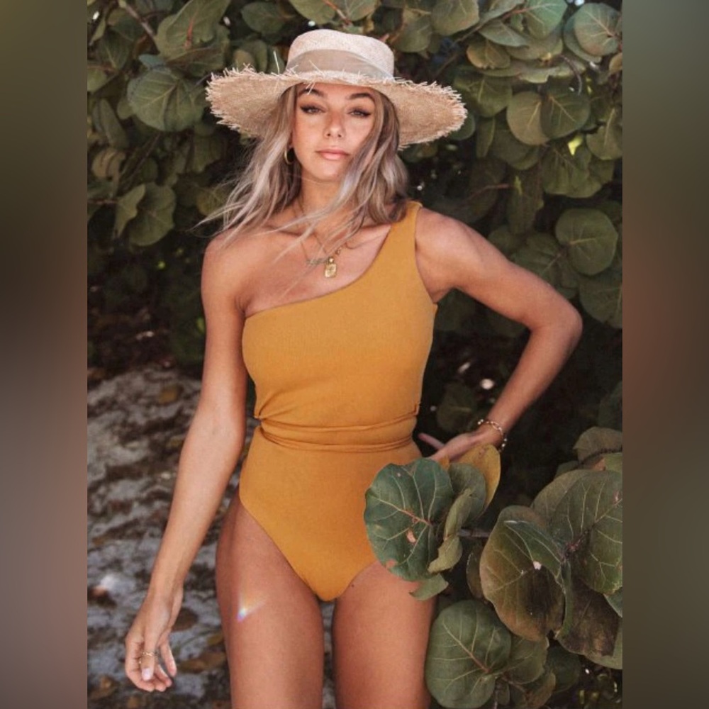 Ribbed Swimsuit